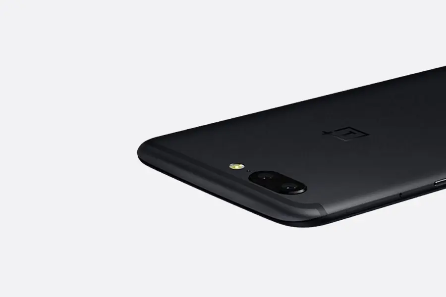 Scovato in rete OnePlus 5 con Android 8.0 Oreo, il beta testing potrebbe iniziare presto