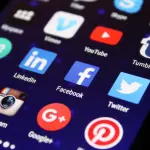 Come automatizzare post social con AI: guida completa