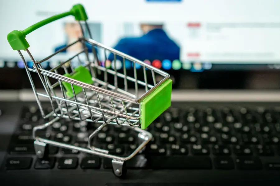 Schede prodotto e-commerce: come ottimizzarle per vendere online con un piccolo shop
