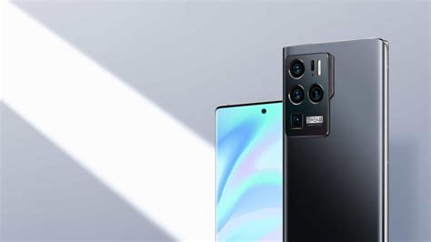 ZTE Axon 30 Ultra è disponibile in Italia, prezzo e dettagli