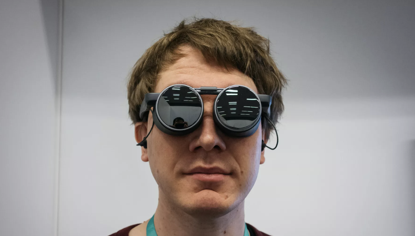 Apple: nuovi dettagli sul visore VR e il sistema di controllo