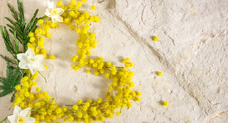 Auguri per Festa della Donna 2021 con frasi, immagini, GIF e biglietti divertenti l'8 marzo