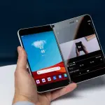 Apple pensa ancora all'iPhone pieghevole, sarà simile al Surface Duo?