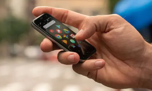 AGCOM: operatori virtuali ancora in crescita, bene PosteMobile