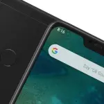 Xiaomi Mi A2 Lite: fermata la distribuzione di Android 10, scovati diversi bug