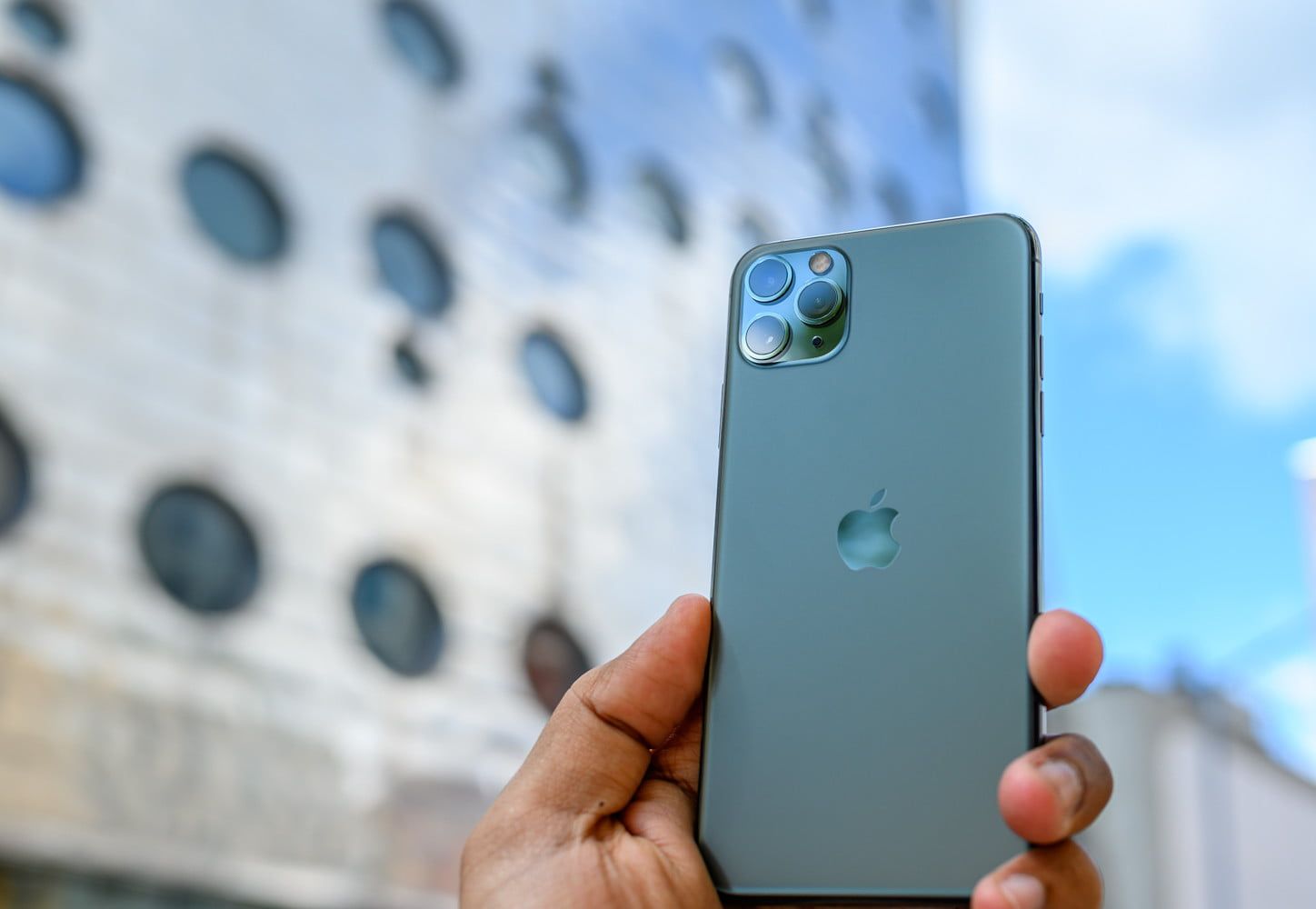 iPhone 11 Pro Max: fotocamera selfie migliorata, ma lontana dai top