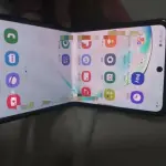 Galaxy Fold 2 avrà un nuovo design in stile Motorola Razr