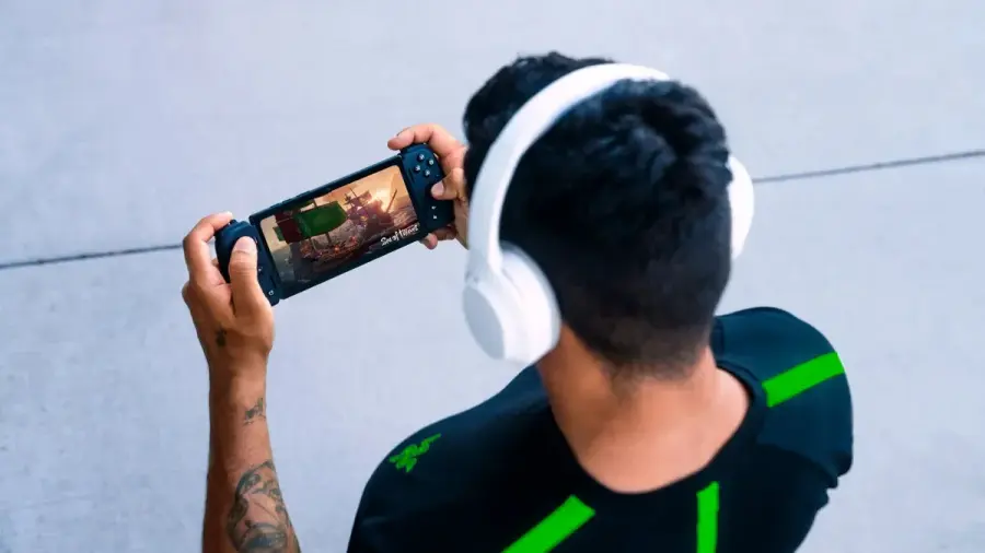 CES 2023: Razer Edge arriva a gennaio, svelati i prezzi della console Android
