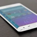 Samsung deposita un brevetto per uno schermo curvo LCD