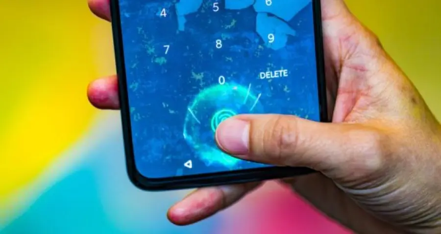 OnePlus 6T: come installare l'animazione del sensore di impronte di OnePlus 6T McLaren Edition
