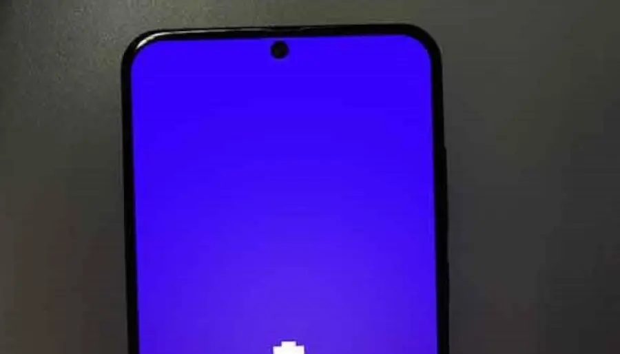 Lenovo Z5S copia Samsung ed investe sul display con il foro centrale