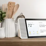 Disponibile il primo schermo intelligente con Assistente Google