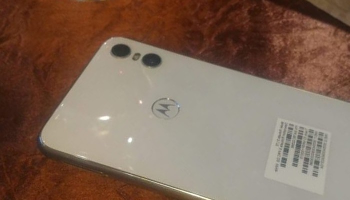 Motorola One ottiene la certificazione 3C e si mostra in nuove immagini reali