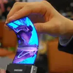 Niente mare per Samsung, la produzione di display pieghevoli inizia quest'estate