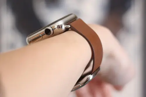 Il cinturino Modern Buckle per Apple Watch non è più disponibile