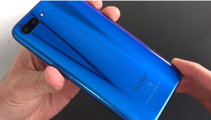 Honor 10 si aggiorna con miglioramenti alla fotocamera e l'introduzione della modalità Party