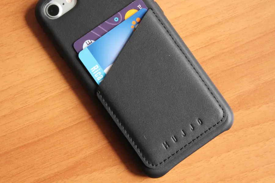 Recensione Leather Wallet Case di MUJJO, eleganza e protezione per il vostro iPhone 8