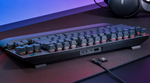ASUS annuncia la tastiera Strix Scope RX TKL Wireless Deluxe