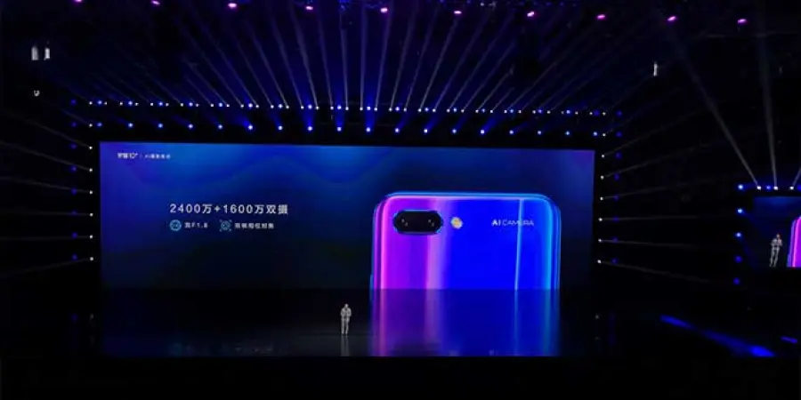 Honor 10 ufficiale in Cina: Intelligenza Artificiale e fingerprint sotto schermo