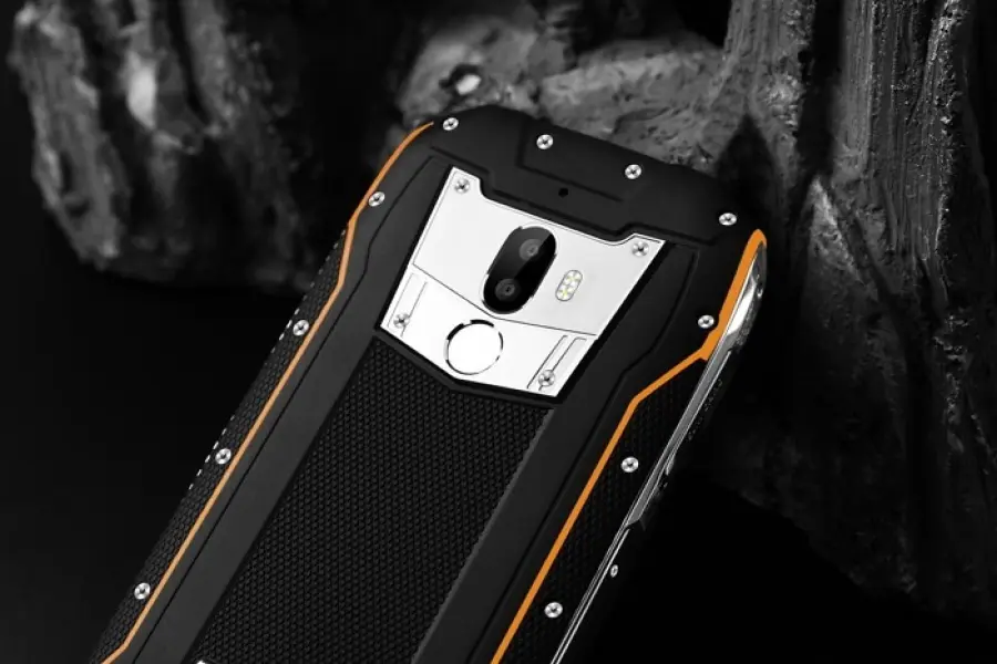 OUKITEL WP5000, il primo rugged della casa IP68 e 6 GB di RAM