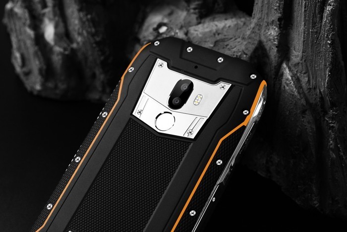 OUKITEL WP5000, il primo rugged della casa IP68 e 6 GB di RAM