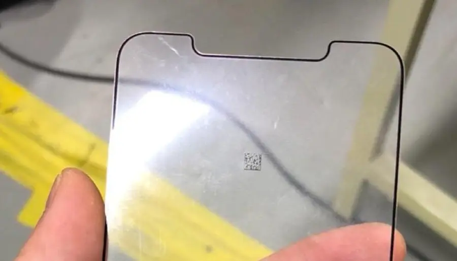 iPhone X Plus, ecco il pannello in vetro dello smartphone