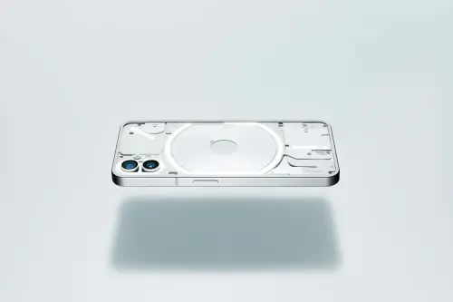 Nothing Phone (1): prezzo accessibile, ottimi compromessi e un design stiloso