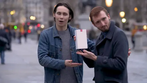 OnePlus 5T sfida i passanti e distrugge letteralmente i top di gamma avversari