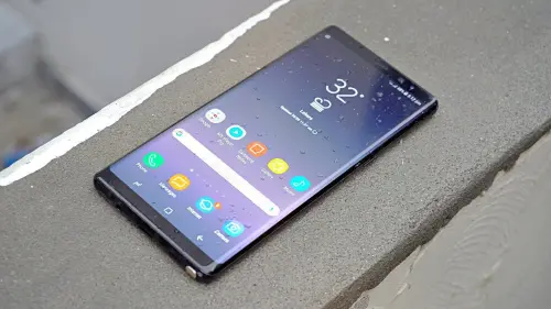 Samsung Galaxy Note 8, sbarca in Italia l'aggiornamento di sicurezza