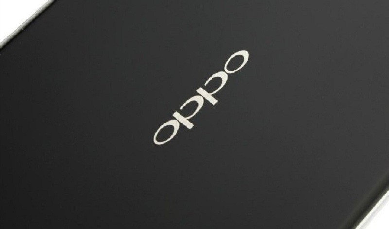 Oppo brevetta uno smartphone con display flessibile