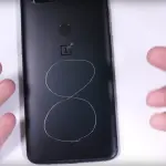 OnePlus 5T contro JerryRigEverything ed il test di resistenza