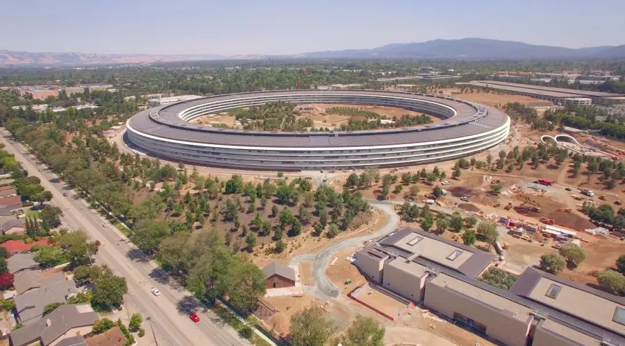 Visitor Center dell'Apple Park finalmente realtà