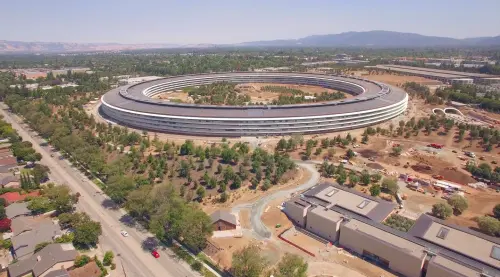 Visitor Center dell'Apple Park finalmente realtà