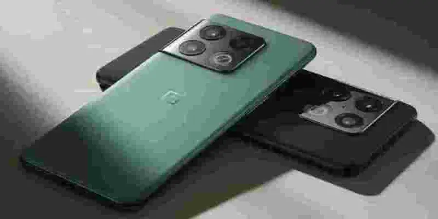 OnePlus 10 Pro arriva in Italia, ecco il prezzo