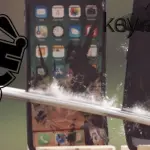 iPhone X vs Galaxy S8 distrutti da un Samurai