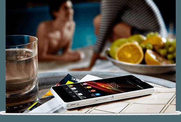 xperia-zr-hero-black-4