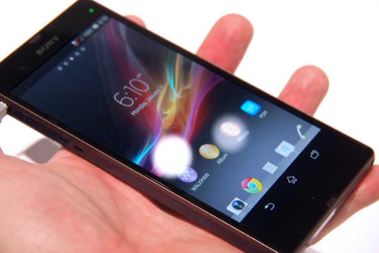 Sony Xperia Z – Arrivano due nuovi spot per mostrarne le qualità di impermeabilità