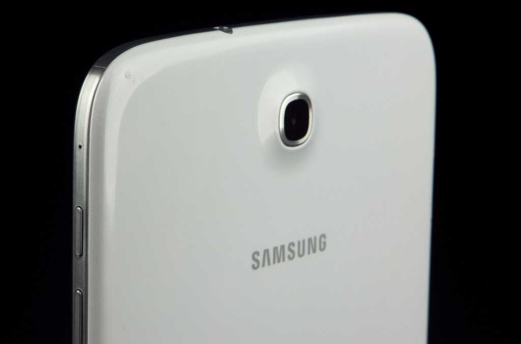 Samsung-Galaxy-Note-8.0-Review-rear-camera-angle