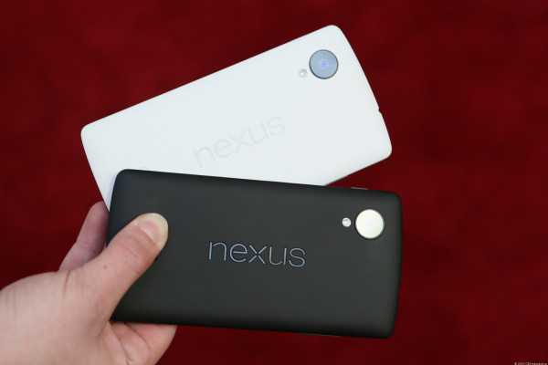 Nexus 5: fotografato un modello rosso del Googlephone
