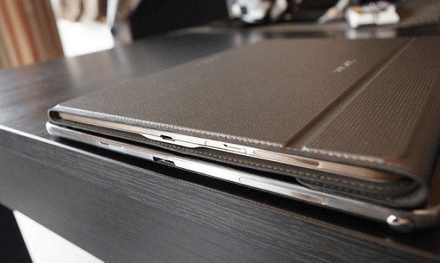 Esclusivo: Immagini del Galaxy Tab S e delle sue flip covers