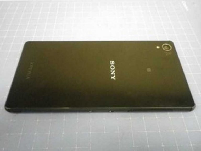 Nuove immagini per Xperia Z3 di Sony confermano la batteria non removibile