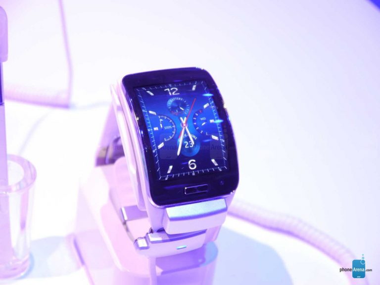 Samsung Gear S: come indossare uno smartphone al polso