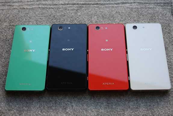immagini ufficiali del Sony Xperia Z3 Compact