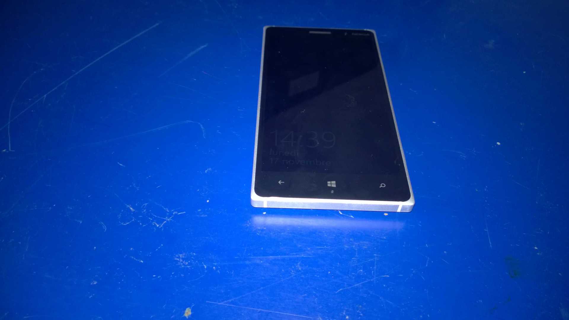 Lumia 830