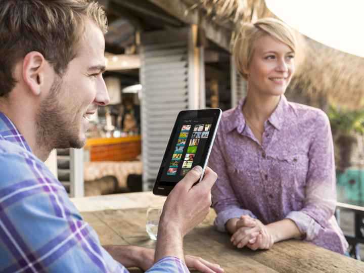 Toshiba_Encore_Mini_Lifestyle