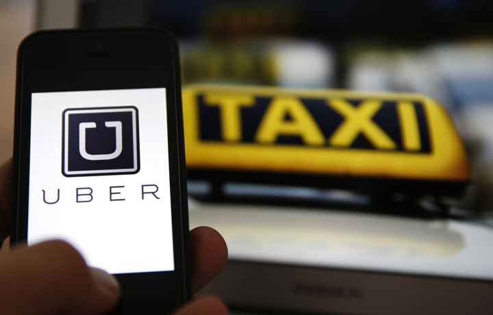 Sconfitta Uber e vittoria dei tassisti. Il Tribunale blocca App e servizi