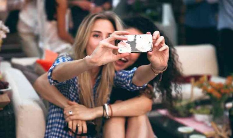 Selfiest, il social network per sfidare gli amici a colpi di selfie