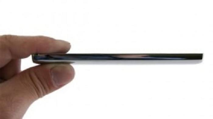 Smartphone ancora più sottili? Ecco un brevetto italiano!