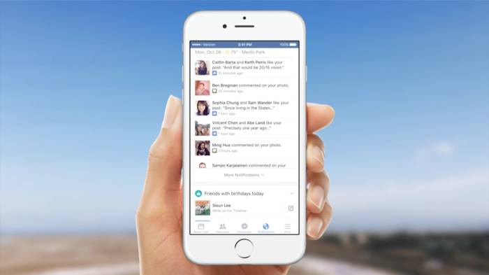 Facebook imita Google, arrivano le schede in stile Google Now