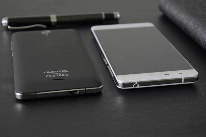 Oukitel K4000 preso a martellate, nessun graffio